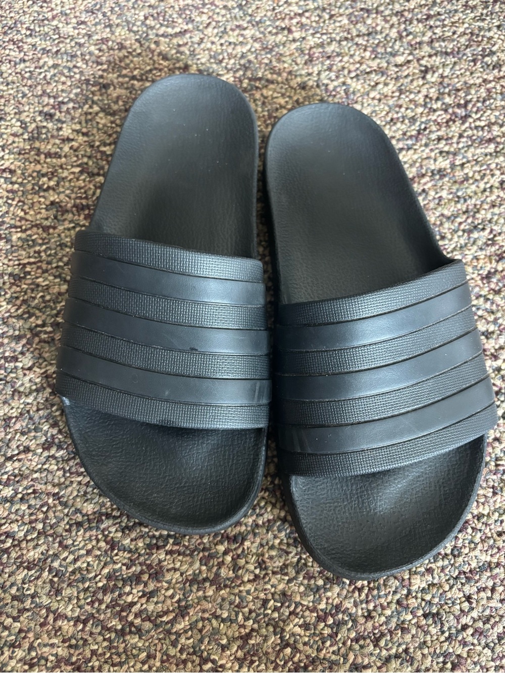 Men’s 6 / Women’s 7 NWOT Adidas Black Slide Sandals